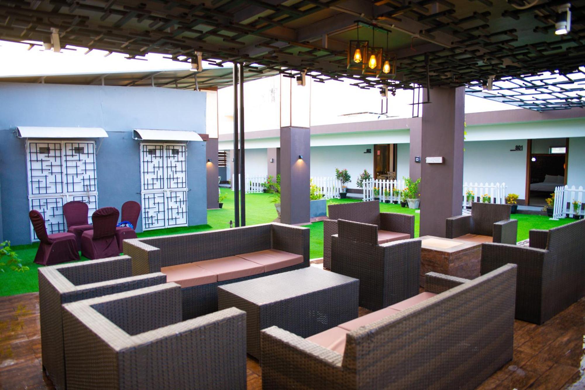 Hotel Crown Inn Karachi Exterior photo