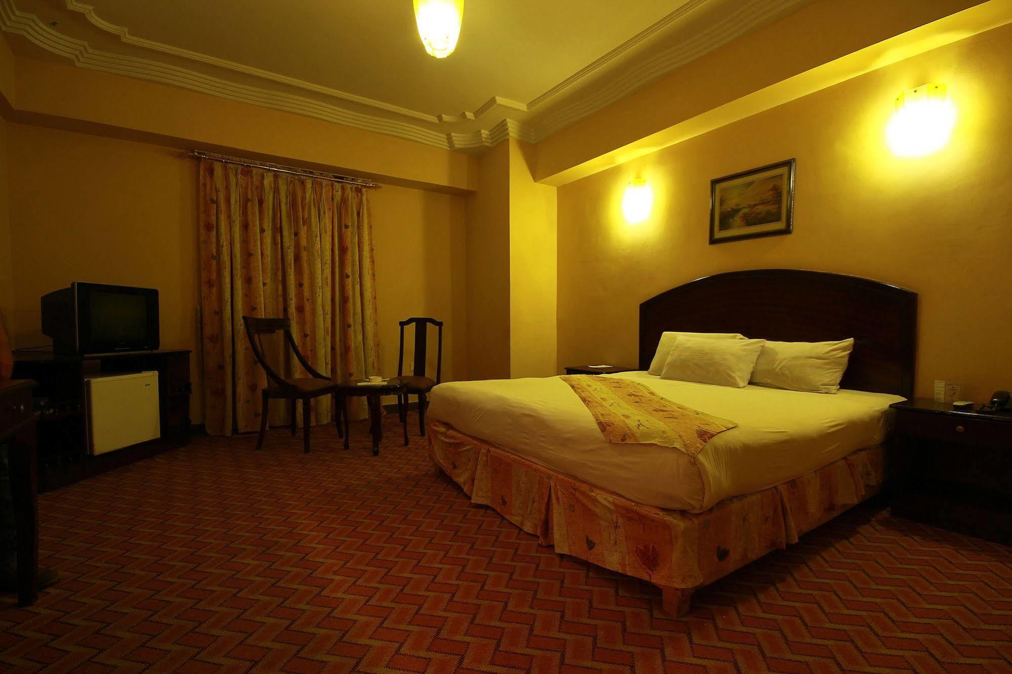 Hotel Crown Inn Karachi Exterior photo